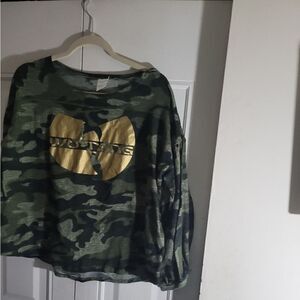 Moda long sleeve size large WU TANG Green shirt very sexy